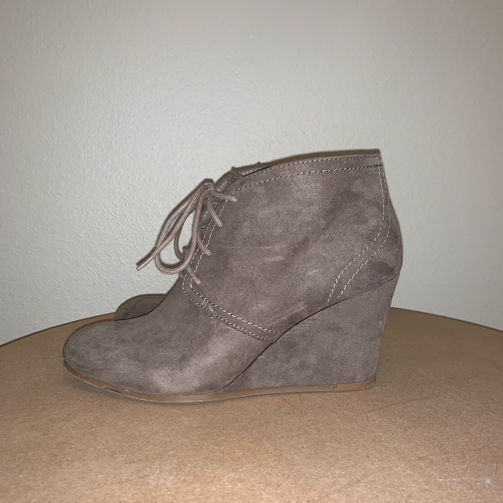 grey booties